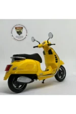 Vespa GTS Super 1:12 Diecast Model - Welly Lisanslı Scooter - Görsel 3