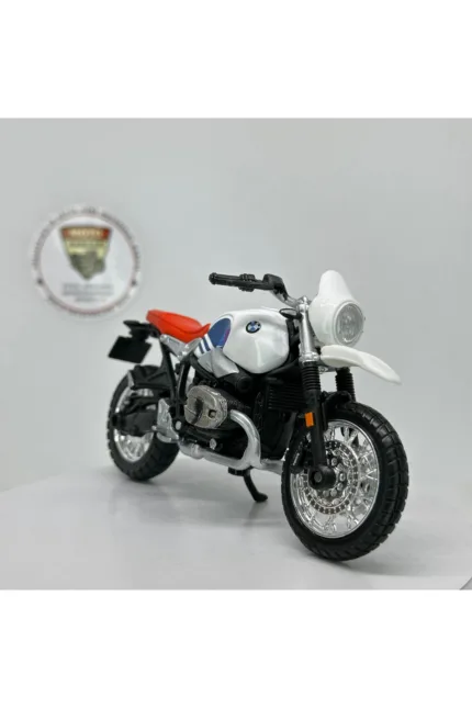BMW R nineT Urban GS 1:18 Diecast Motosiklet Model – Lisanslı Metal Maket (Beyaz-Kırmızı)