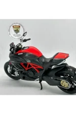 Ducati X Diavel Carbon 1:12 Diecast Motosiklet Model – Lisanslı Metal Maket Oyuncak & Biblo - Görsel 4