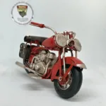 El Yapımı Kırmızı Yan Çantalı Cruiser Metal Motosiklet Biblosu – Retro Figür & Dekoratif Obje