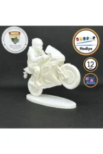 3D Racing Motorcu Ön Kaldıran Biblo – Beyaz 1:18 Ölçek Dekoratif Figür & Boyanabilir Maket