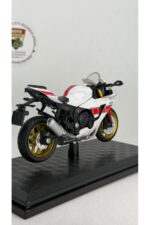 Yamaha YZF-R1 60. Yıl Özel Seri Beyaz/Kırmızı 1:18 Ölçek Orijinal Lisanslı Diecast Model Motosiklet - Görsel 3